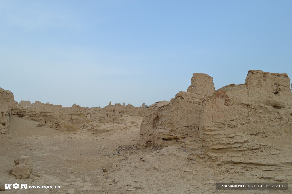 沙漠中的古老遗迹