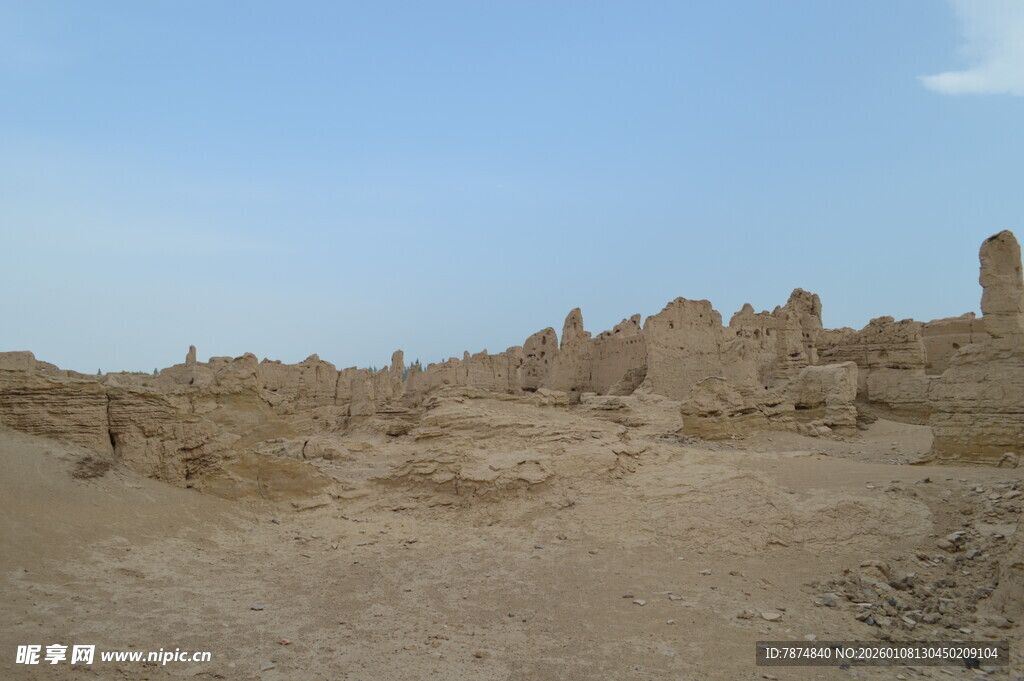 沙漠中的古老遗迹