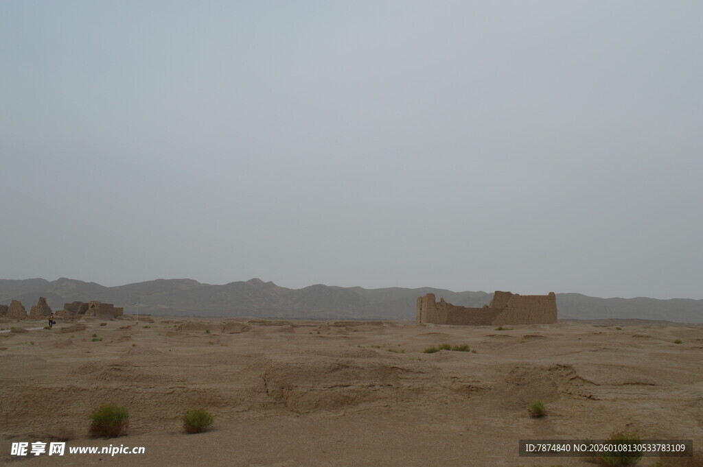 沙漠中的古老遗迹