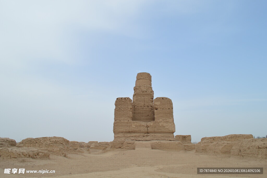 沙漠中的古老神秘建筑