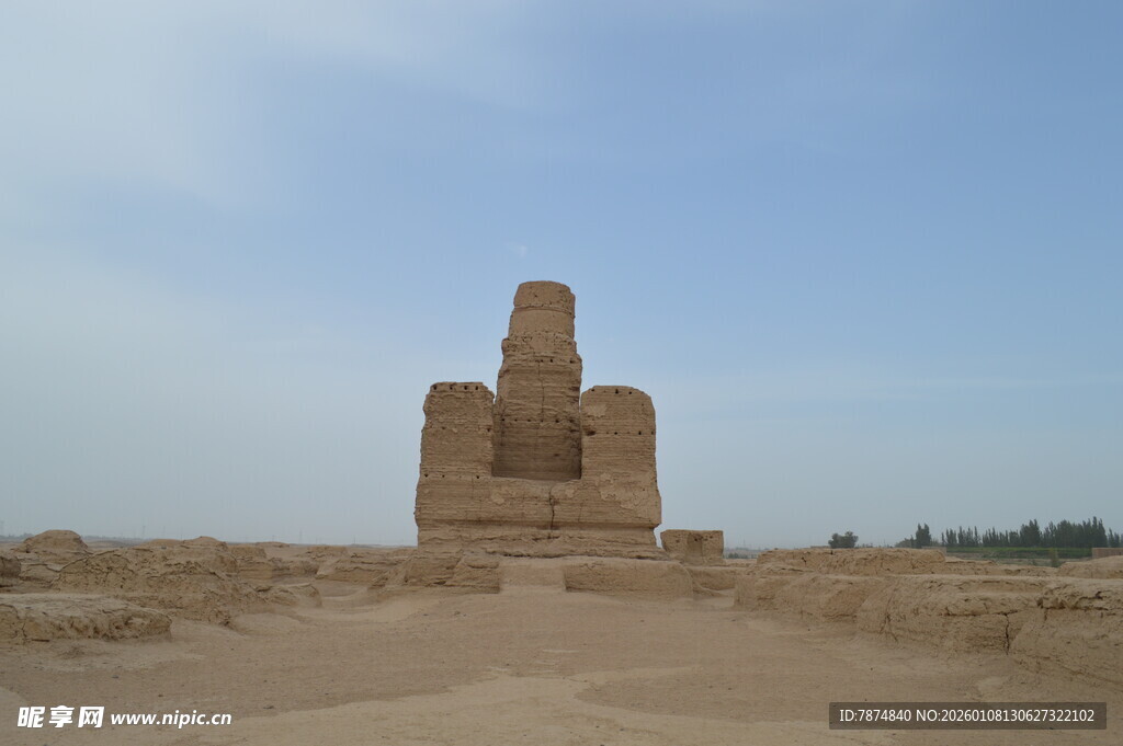沙漠中的古老神秘建筑