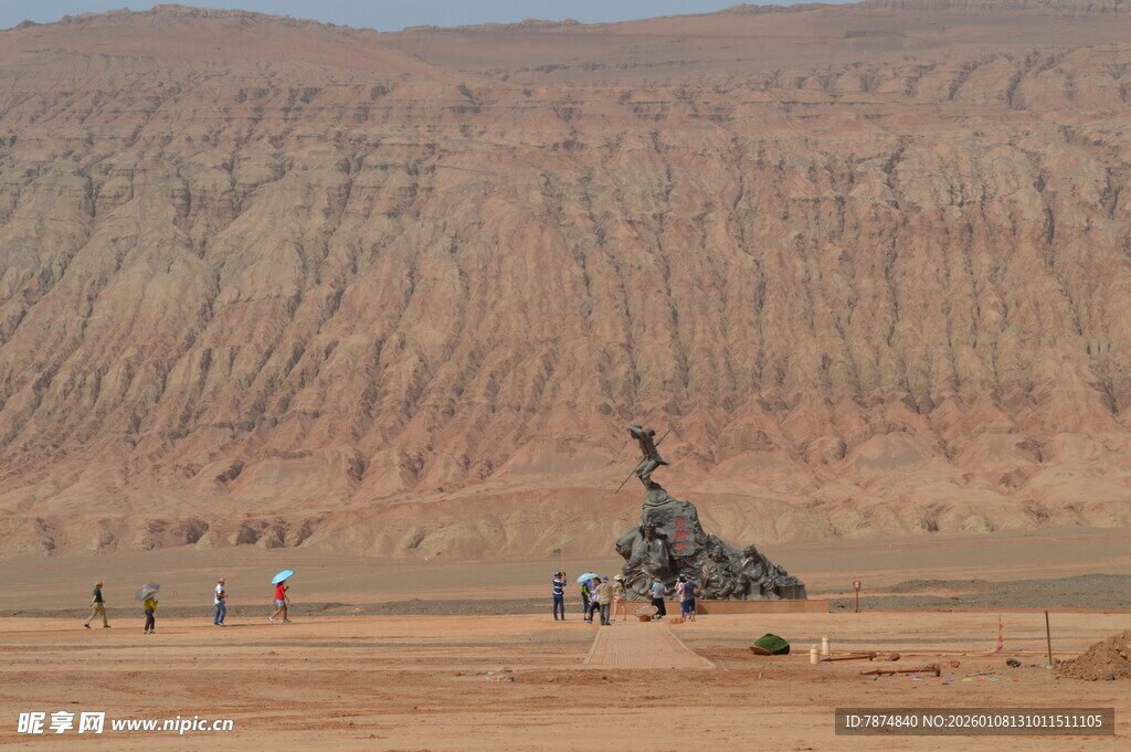 沙漠中的骑行者