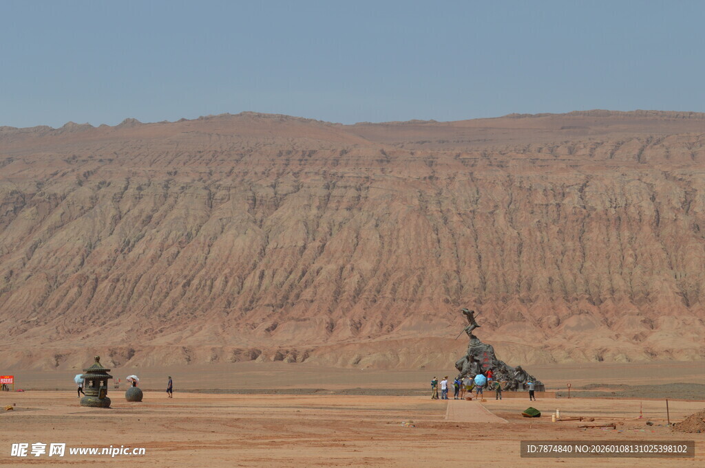 沙漠中的独特机械装置