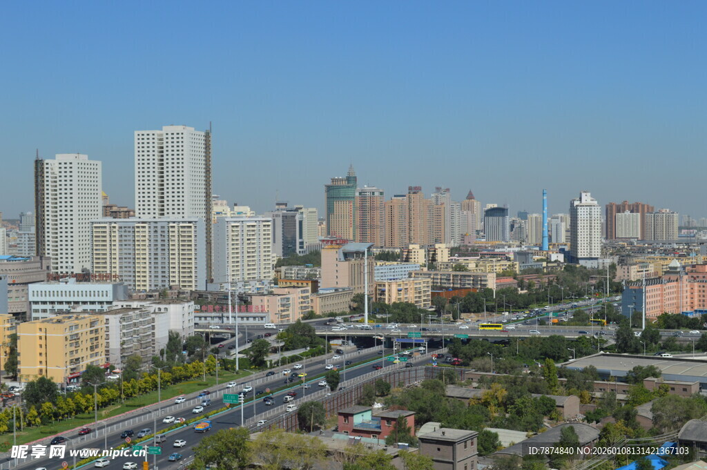 城市高楼与交通景观