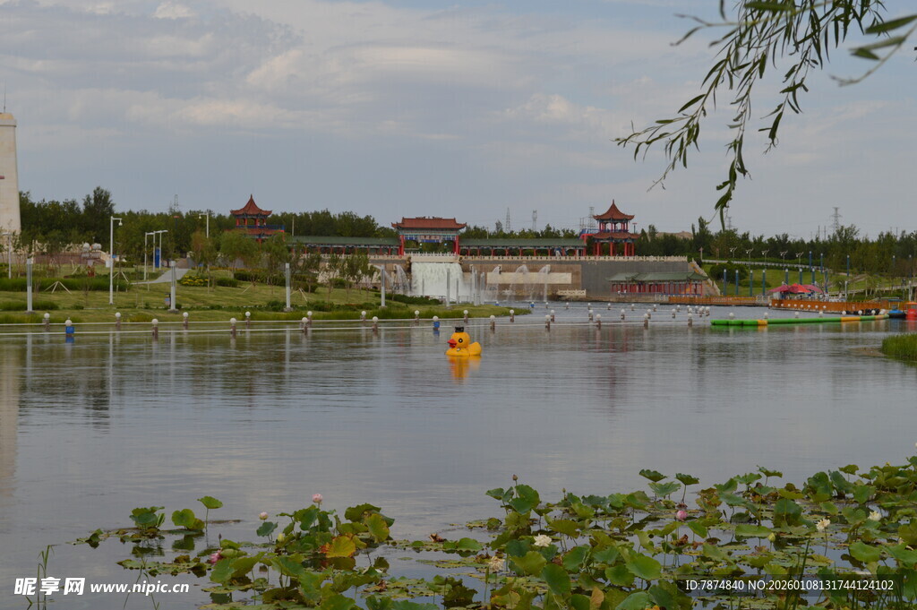湖畔风光 水上娱乐好去处
