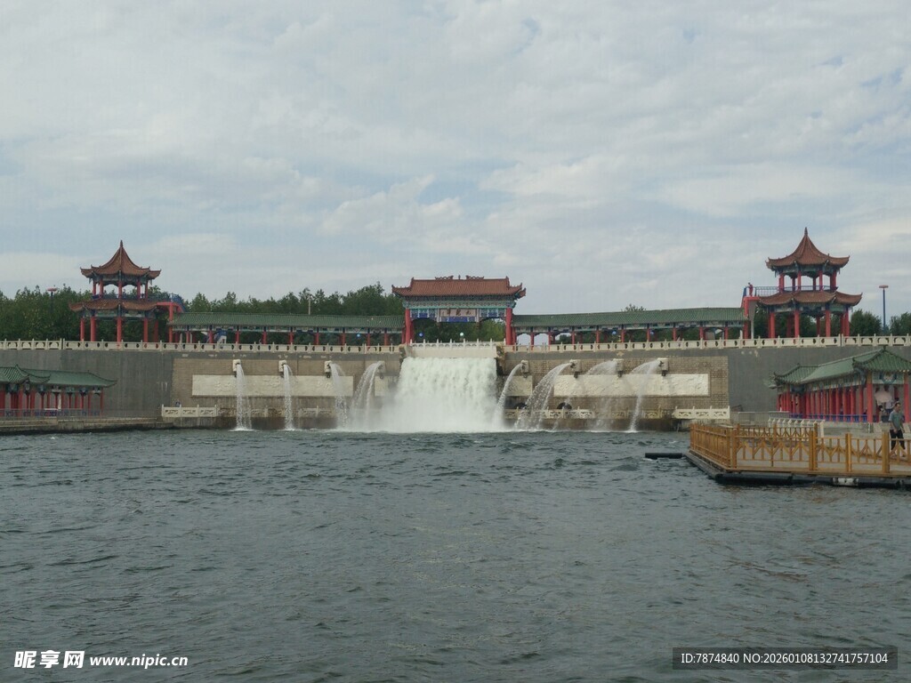 壮观的水利工程景观