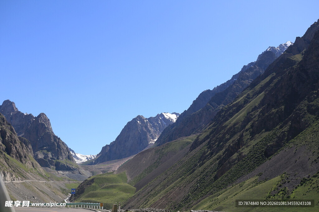 壮丽山谷间的绝美风光