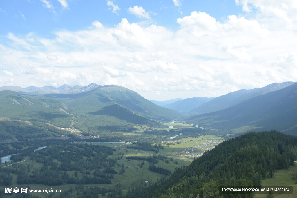 山间美景俯瞰壮丽风光