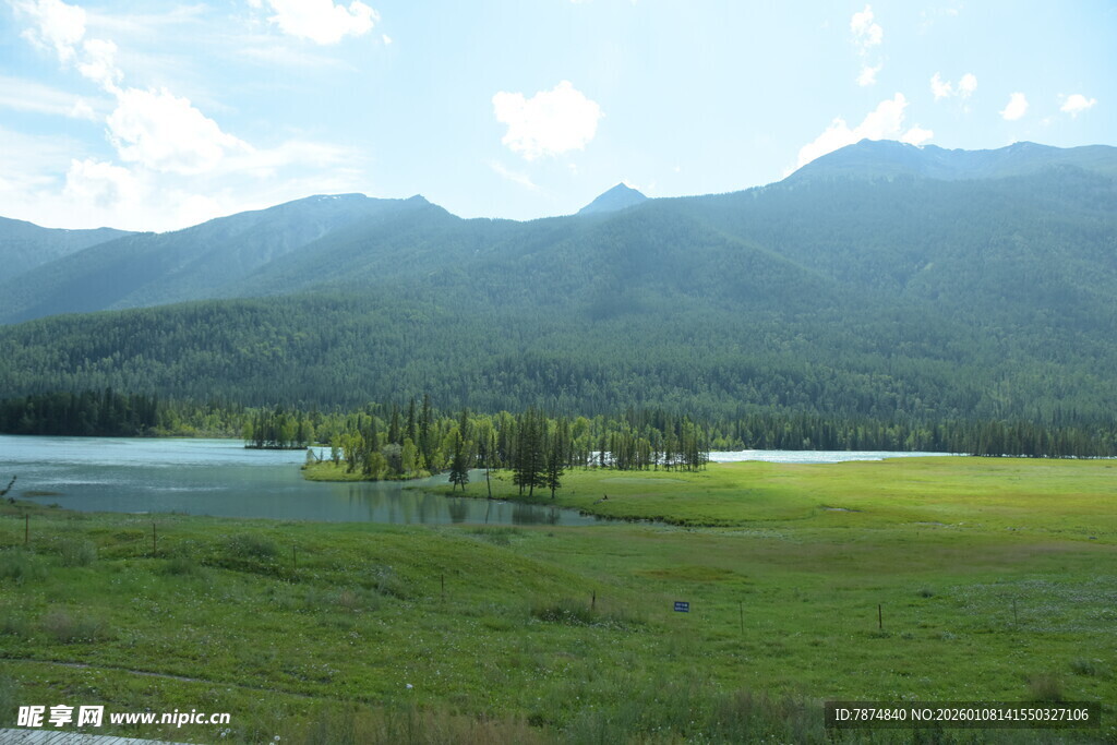 山间湖畔绿野风光