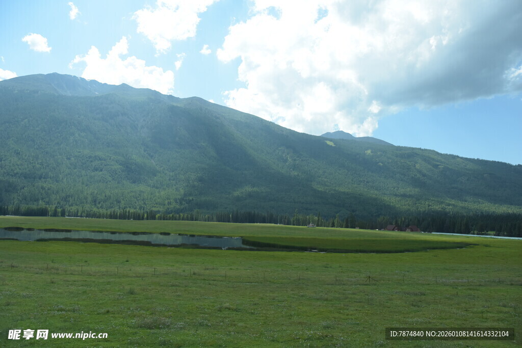 青山绿野间的自然风光