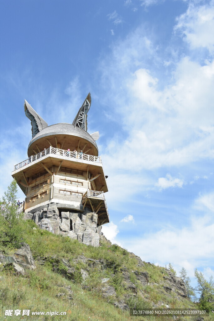 山顶独特造型古建筑