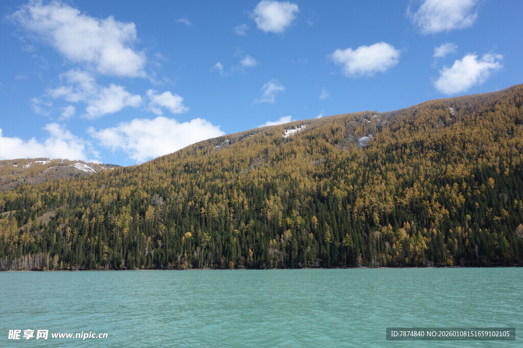 湖畔秋景 山色湖光相映