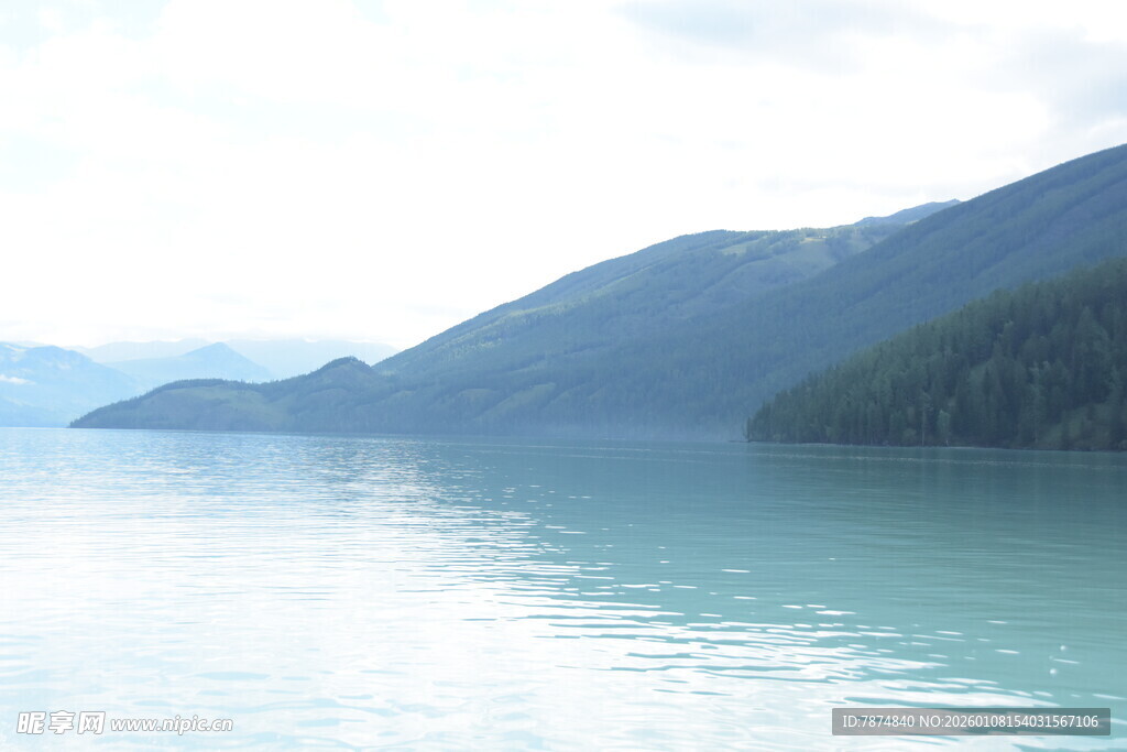 宁静湖景 远山近水