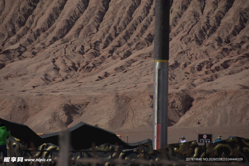 沙漠中的测量标杆
