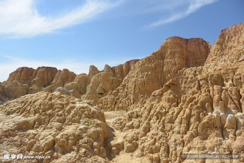 壮丽沙漠岩石景观