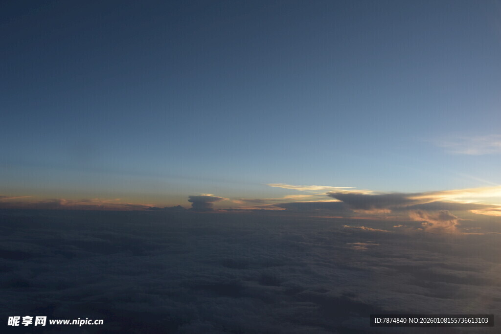 高空云海日出美景