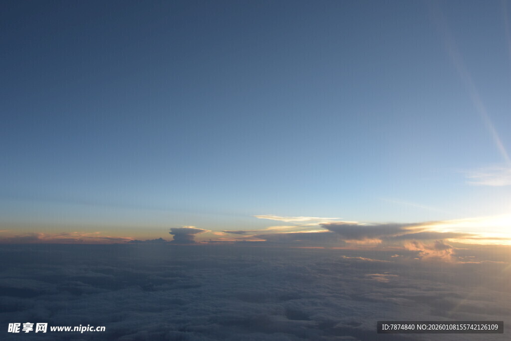 高空云海日出美景