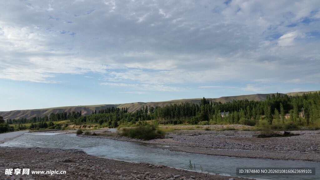 河畔风光 自然景色宜人