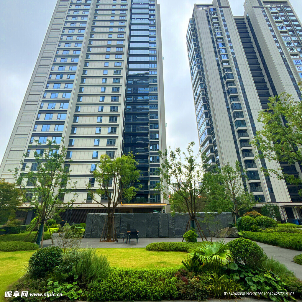 现代高层住宅与绿化景观