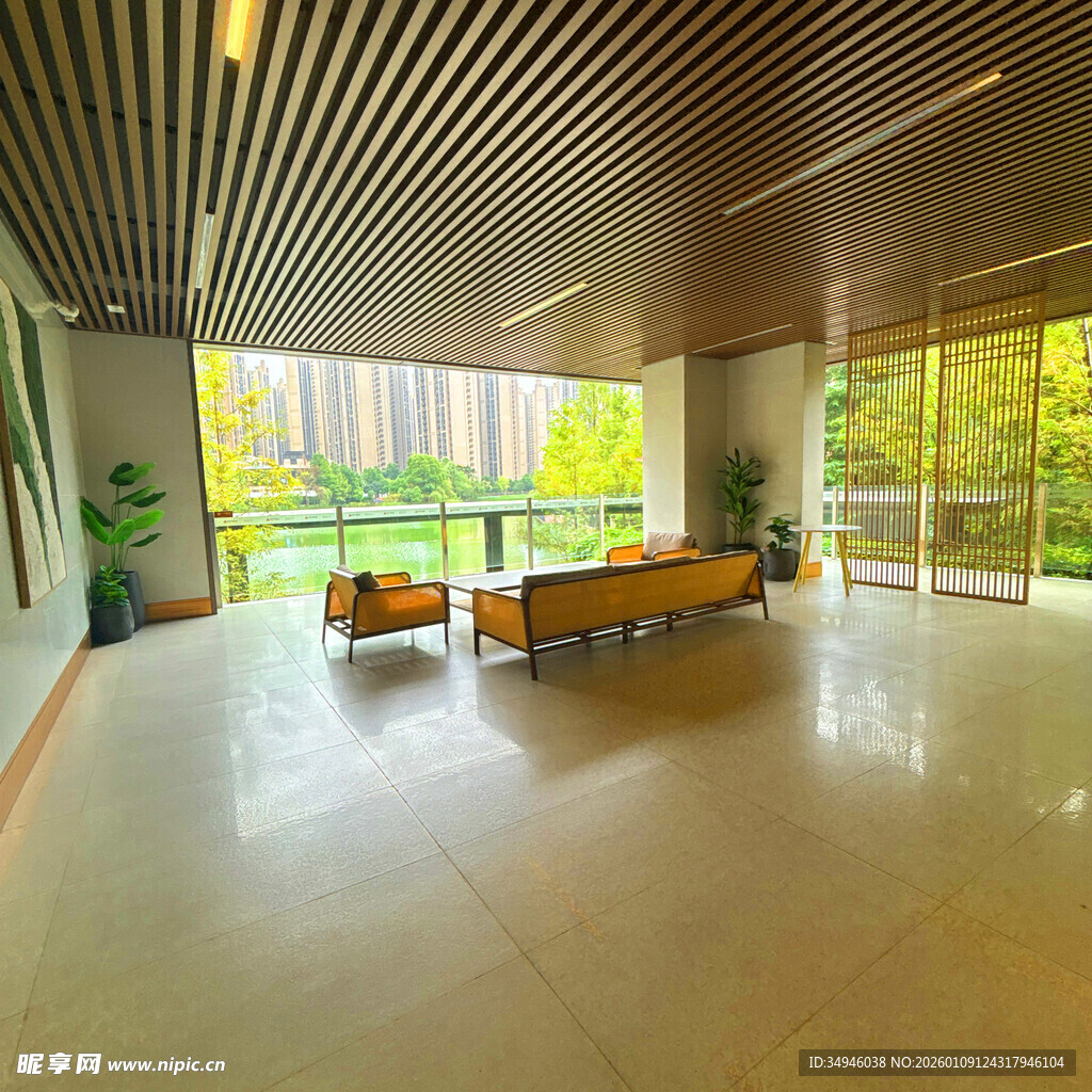 现代宽敞明亮的室内大厅