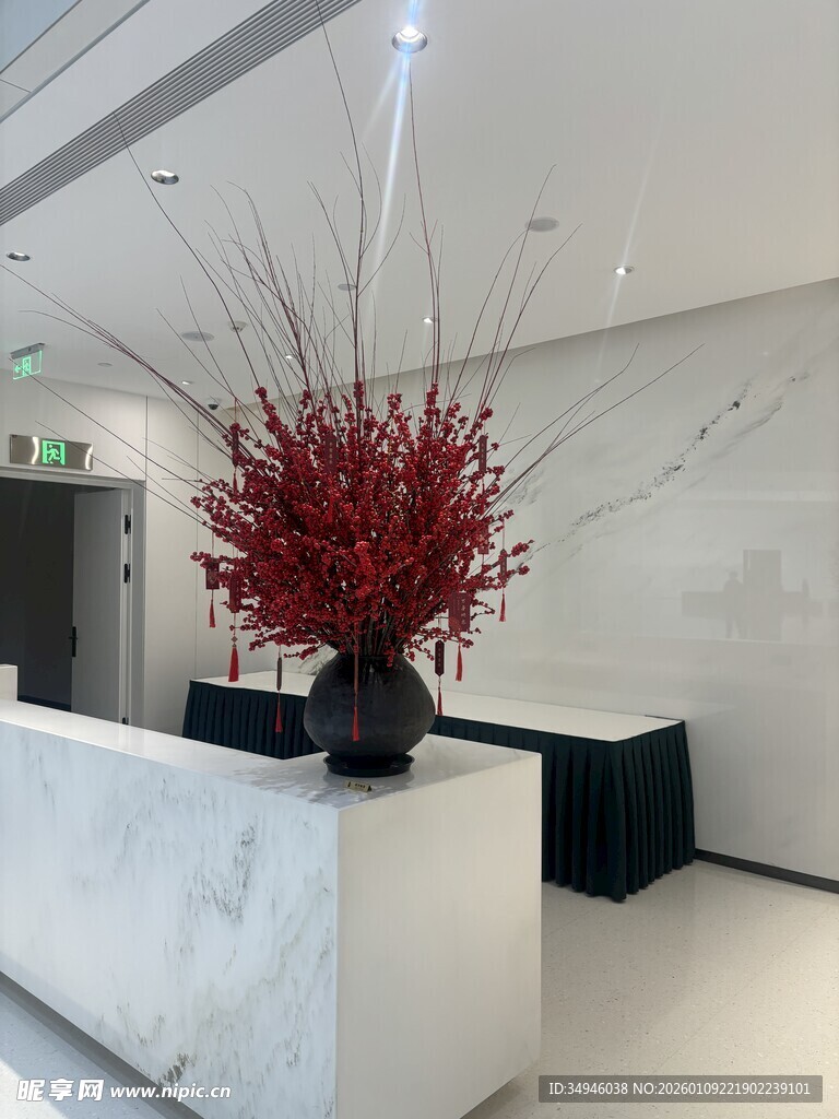 现代办公大厅的精致花艺