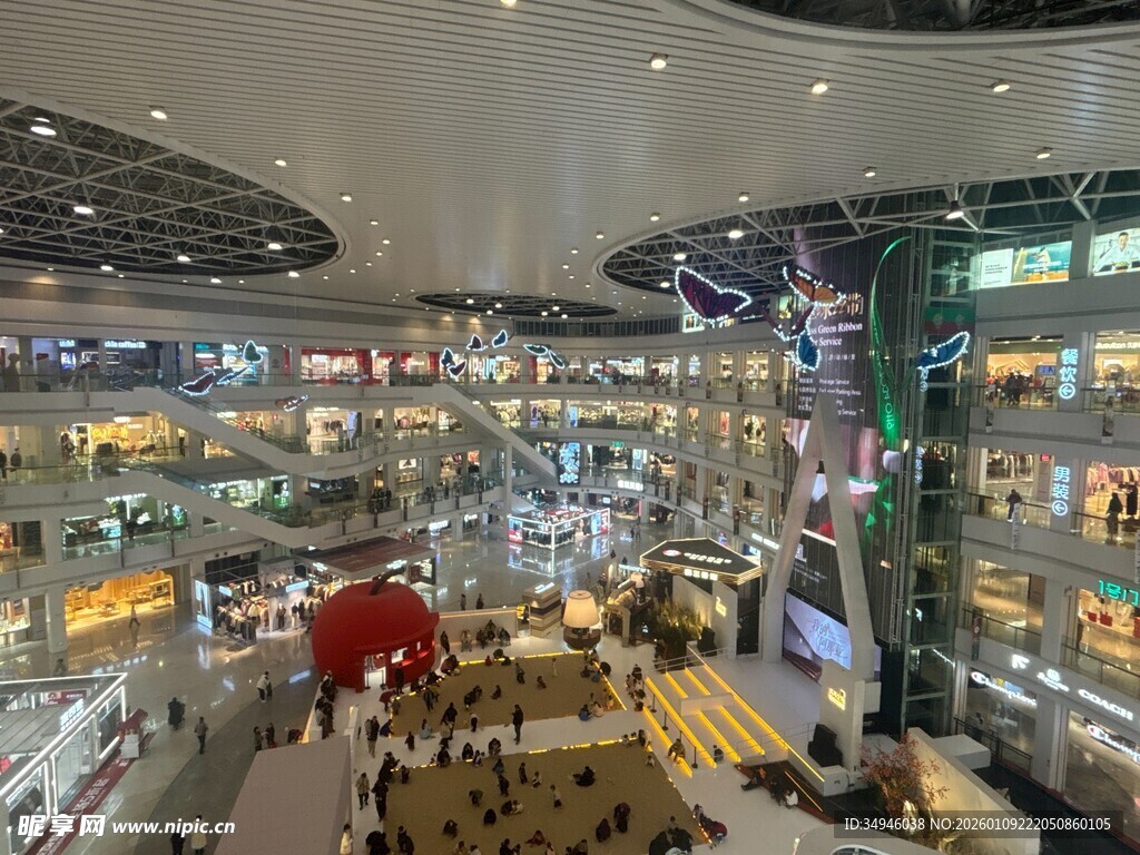 繁华商场内部全景