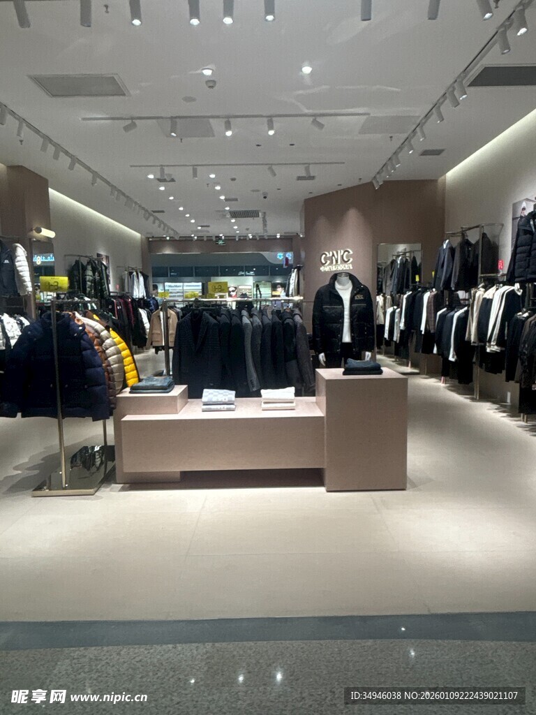 时尚服装店内部陈列展示