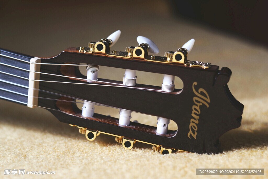 古典吉他琴头特写