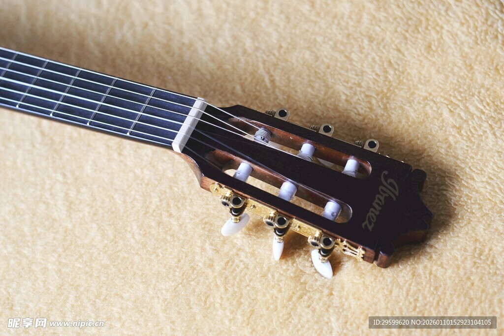 古典吉他琴头特写