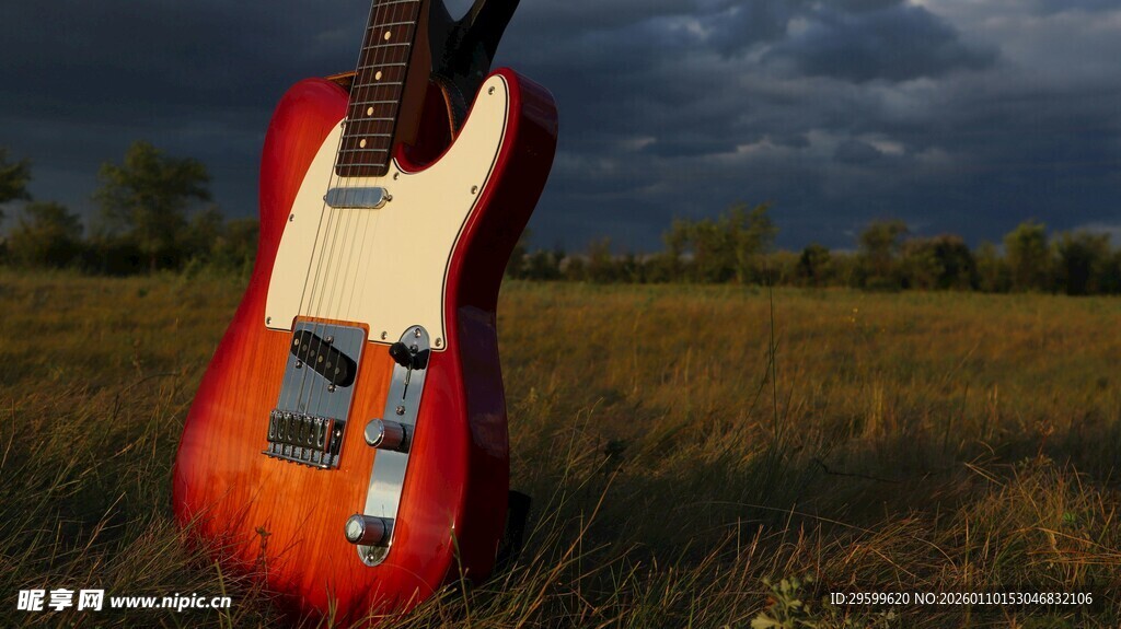 旷野中的红色电吉他