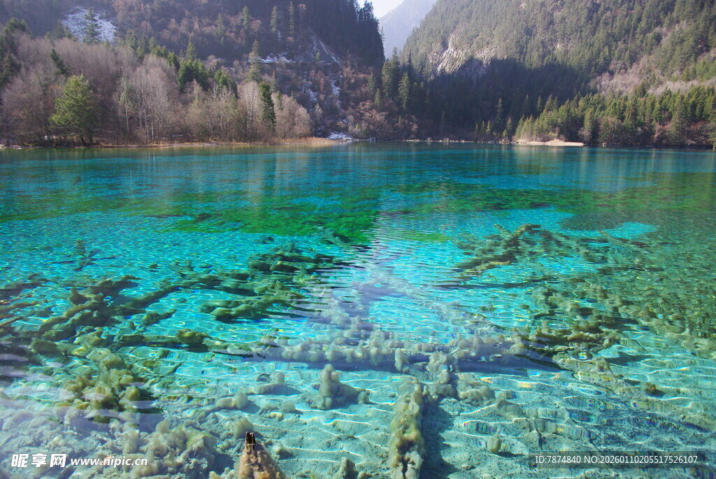 梦幻清澈的绝美湖景