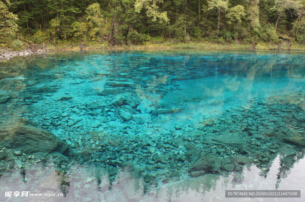 梦幻蓝湖 自然绝美风光