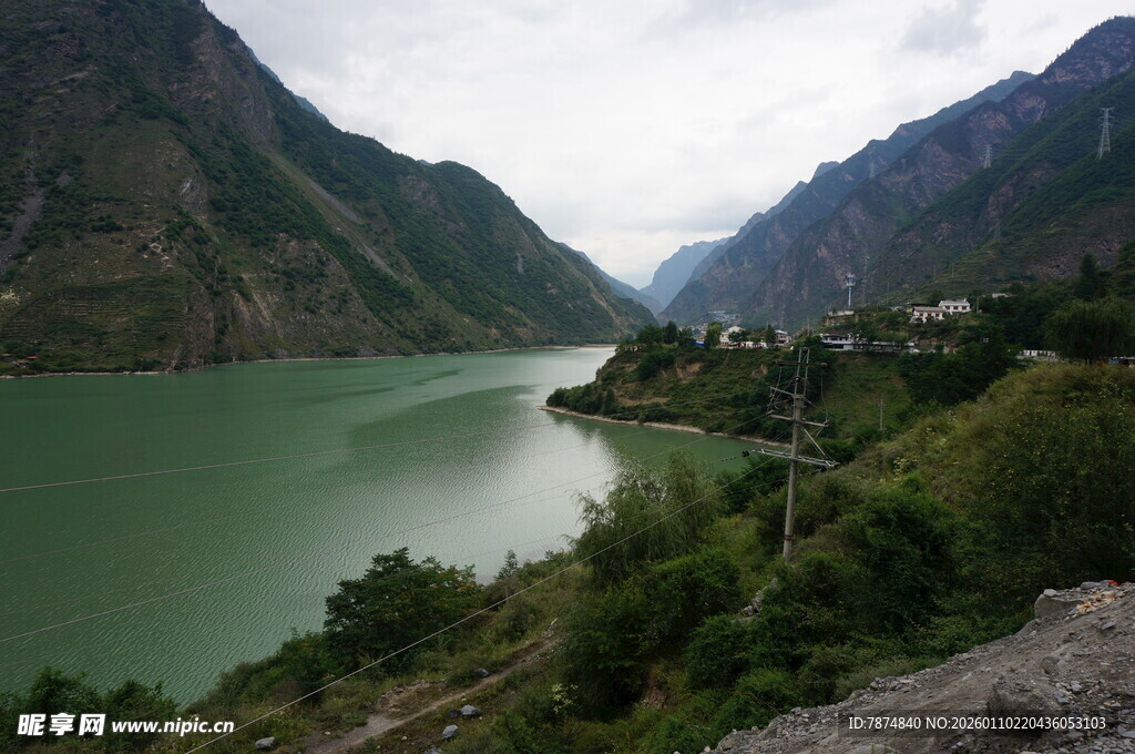 壮丽山水风光图