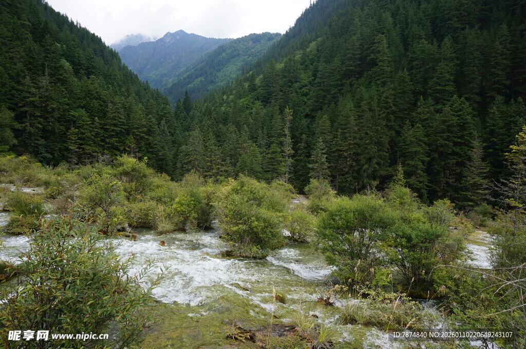 山间绿野 自然清新之景