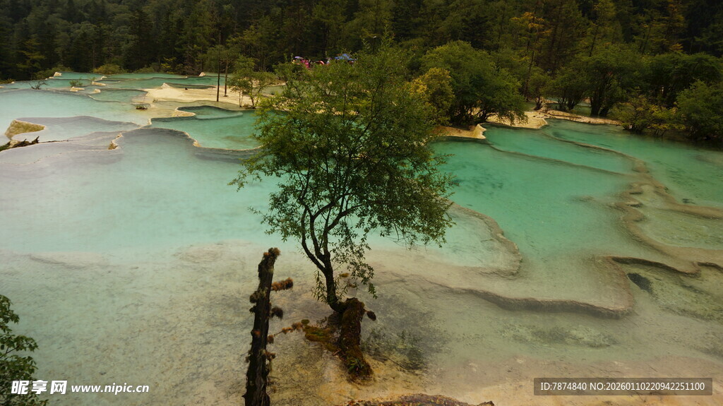 梦幻斑斓的自然水景奇观