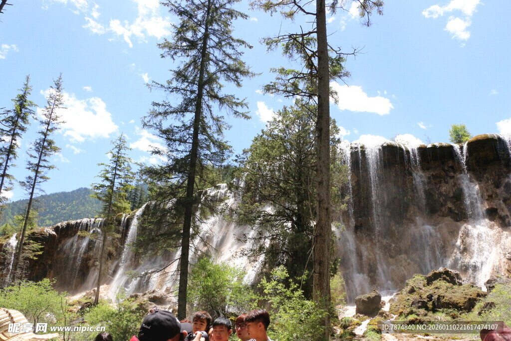 壮观秀丽的户外瀑布景观