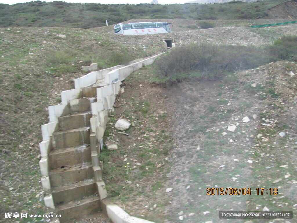 山间石阶小路 宁静景象