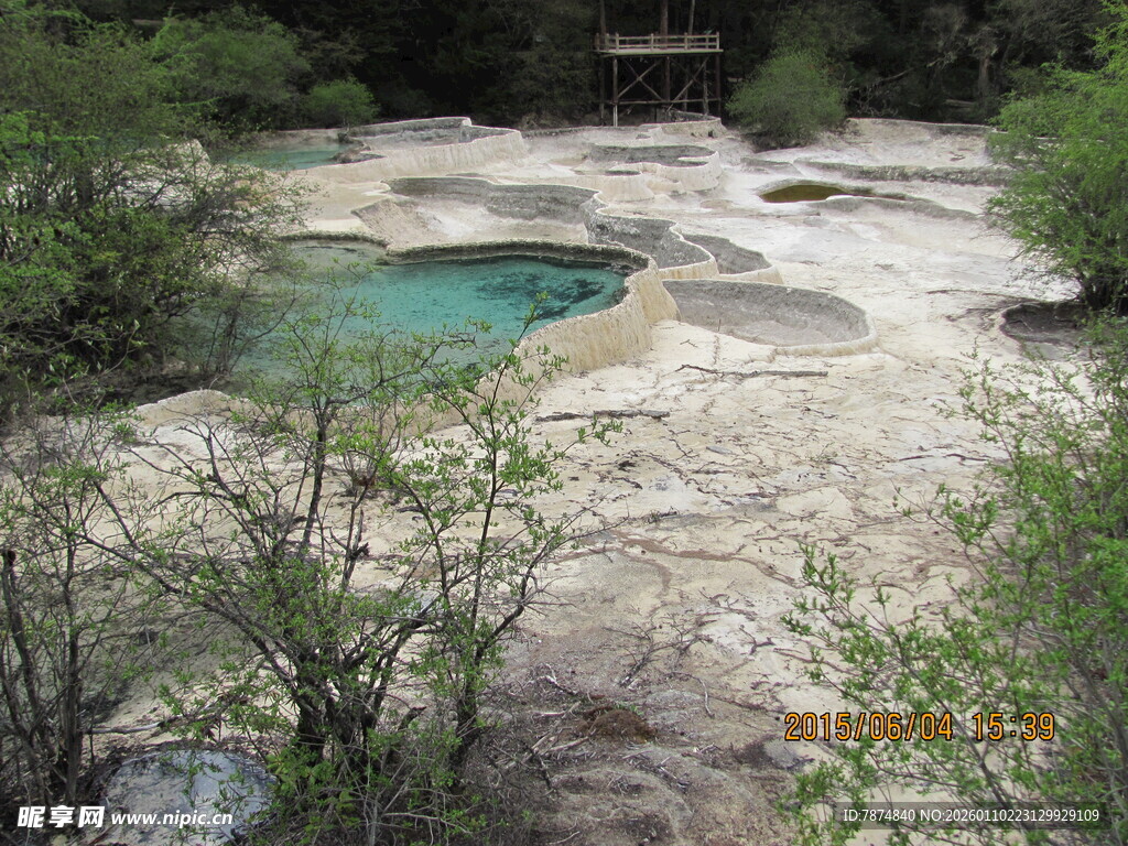山间幽潭 自然澄澈之景