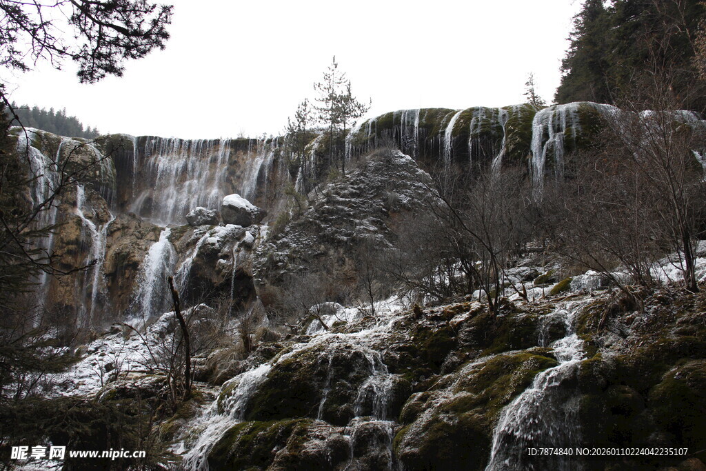 冬日冰瀑景观