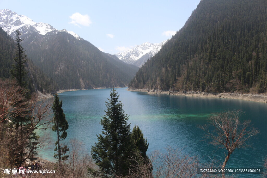 美丽的高山湖泊风光