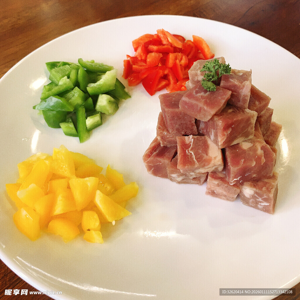 彩椒配肉块