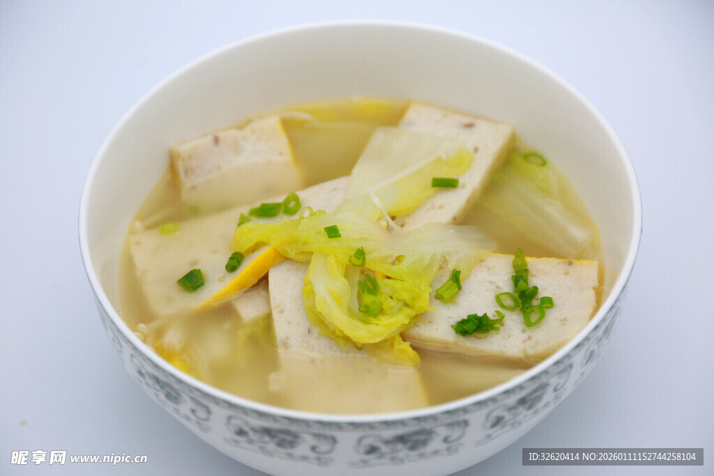 鱼糕蔬菜汤