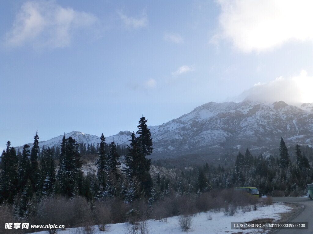 冬日山林雪景风光