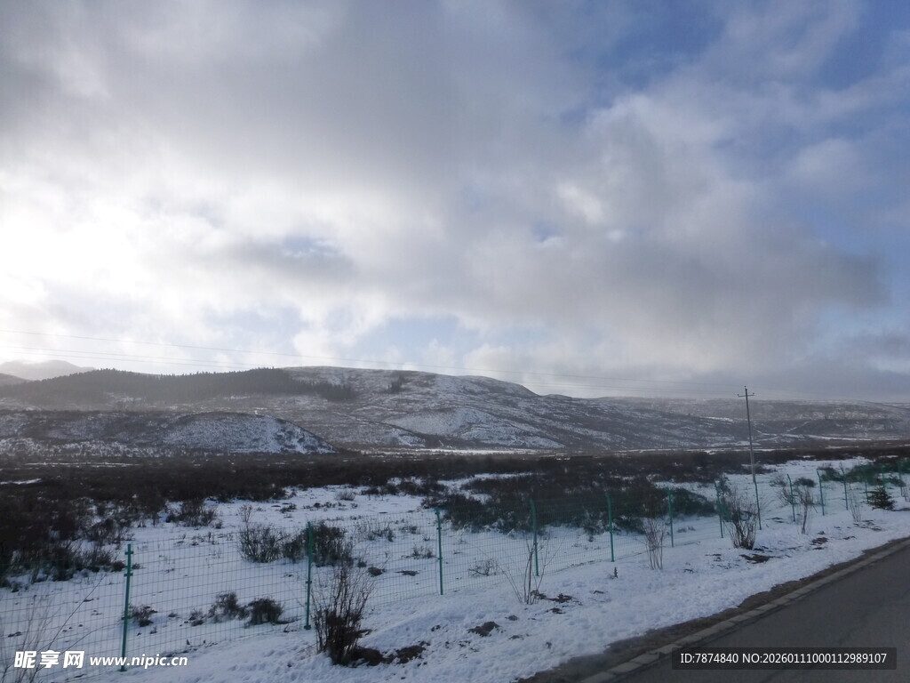 冬日雪景公路风光