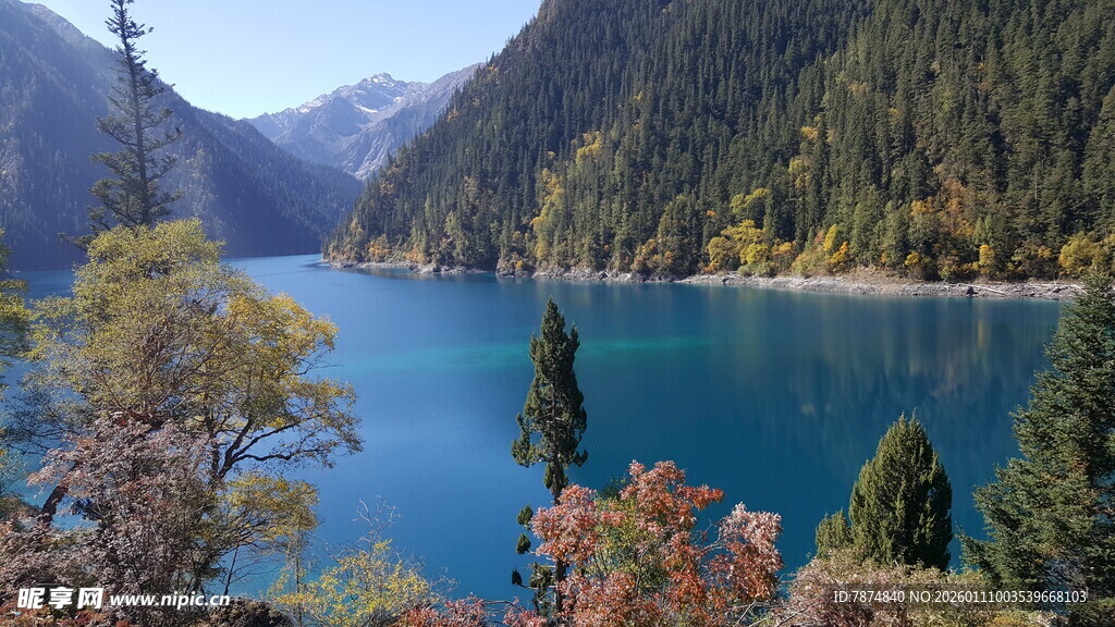 美丽的高山湖泊景观