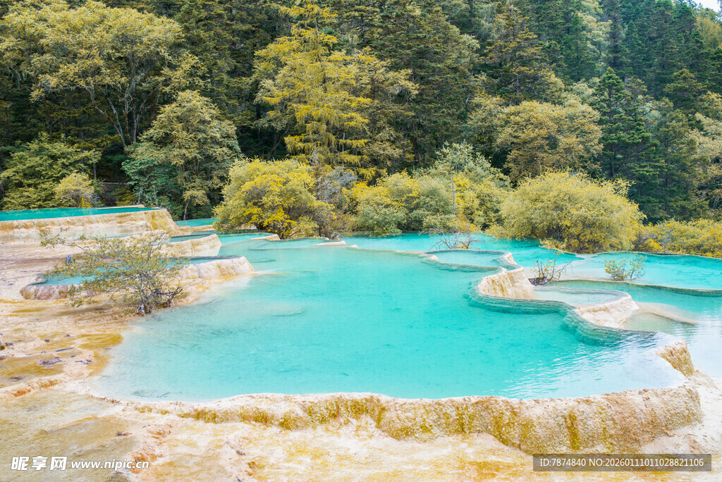 梦幻蓝池 自然美景奇观