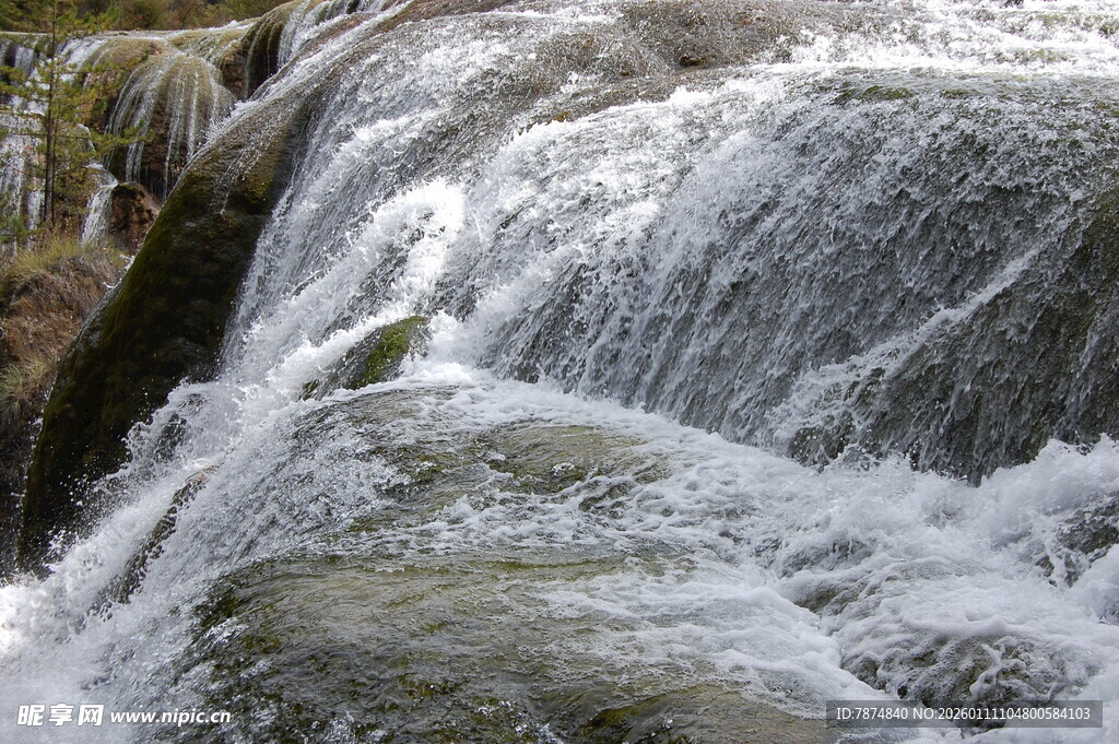 山间流水瀑布景观