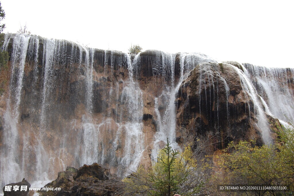 壮观瀑布自然美景