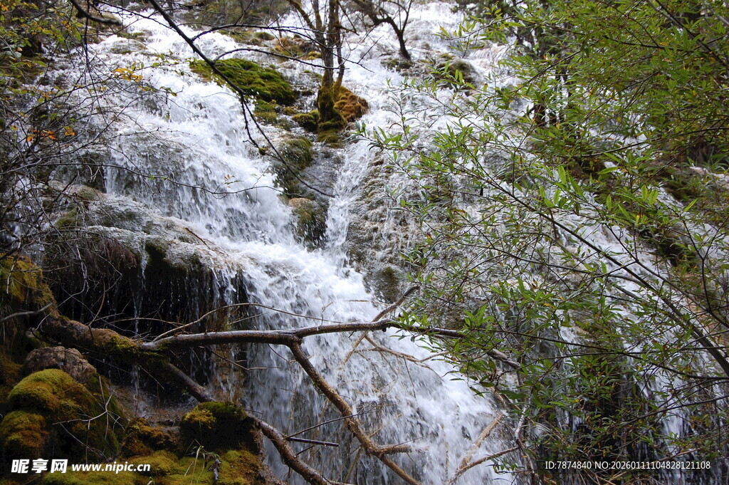 山间瀑布流水景观