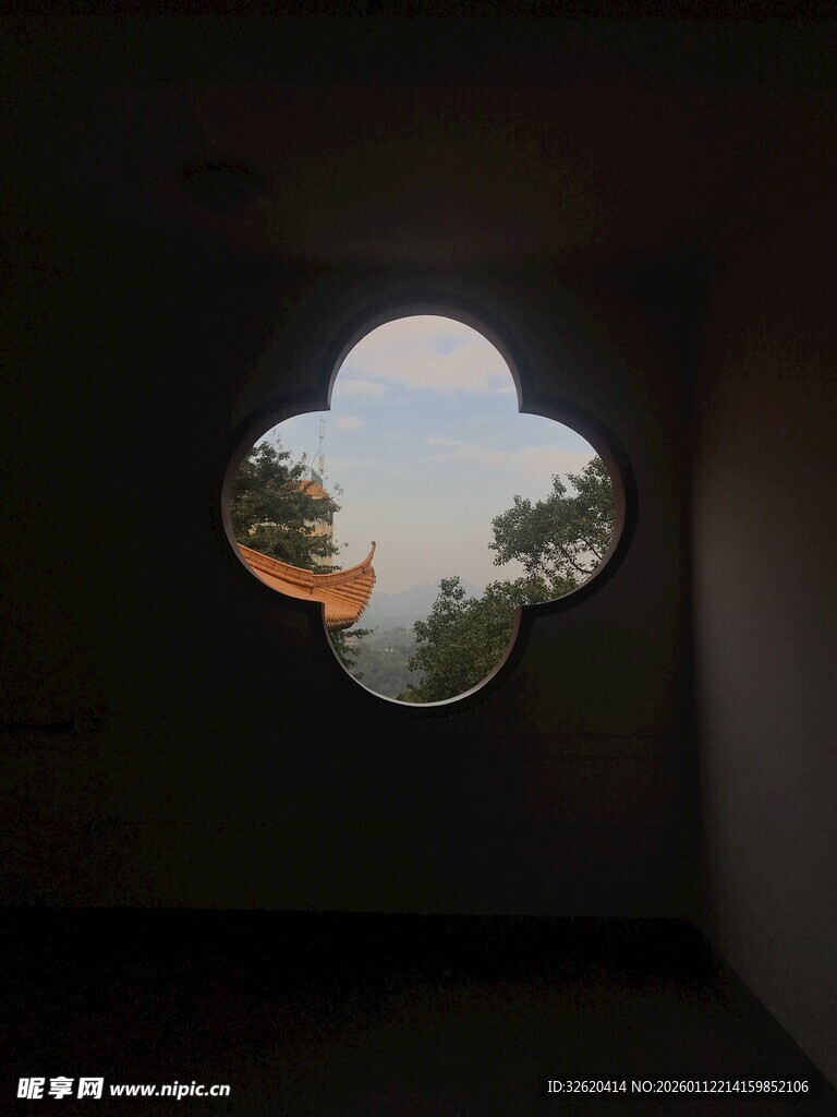 四叶草窗